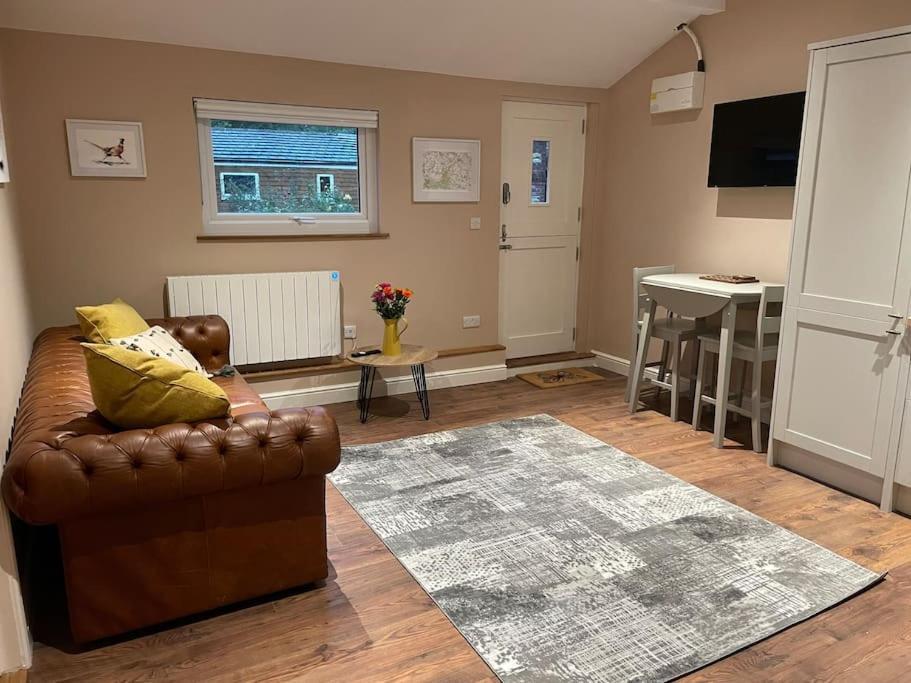 Wisborough Green Tulip Cottage מראה חיצוני תמונה